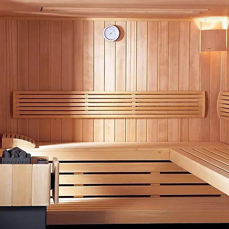 - Swimming Pool Available 4* Davos