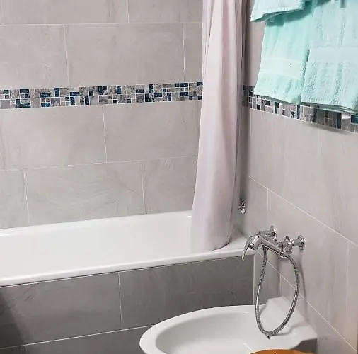 - Swimming Pool Available 4* 达沃斯