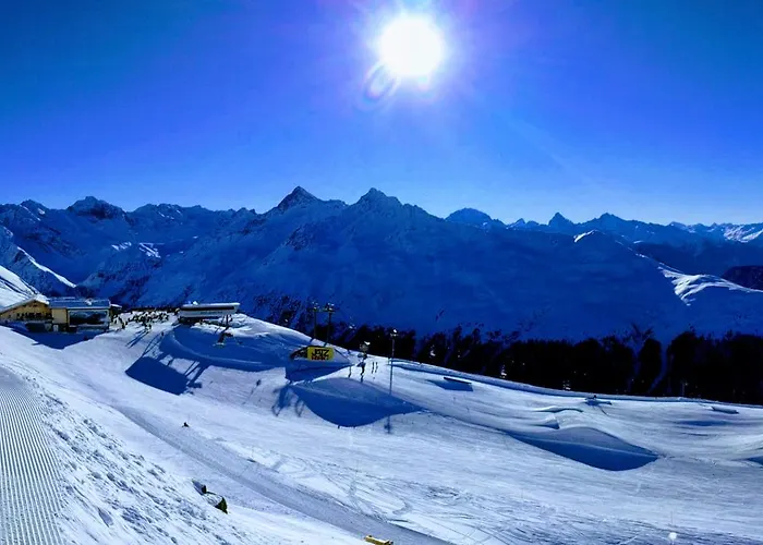 - Swimming Pool Available Lägenhetshotell 4*