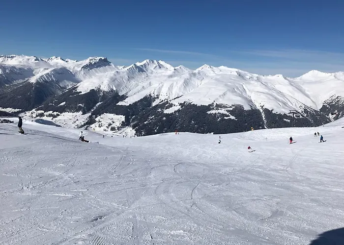 - Swimming Pool Available Lägenhetshotell