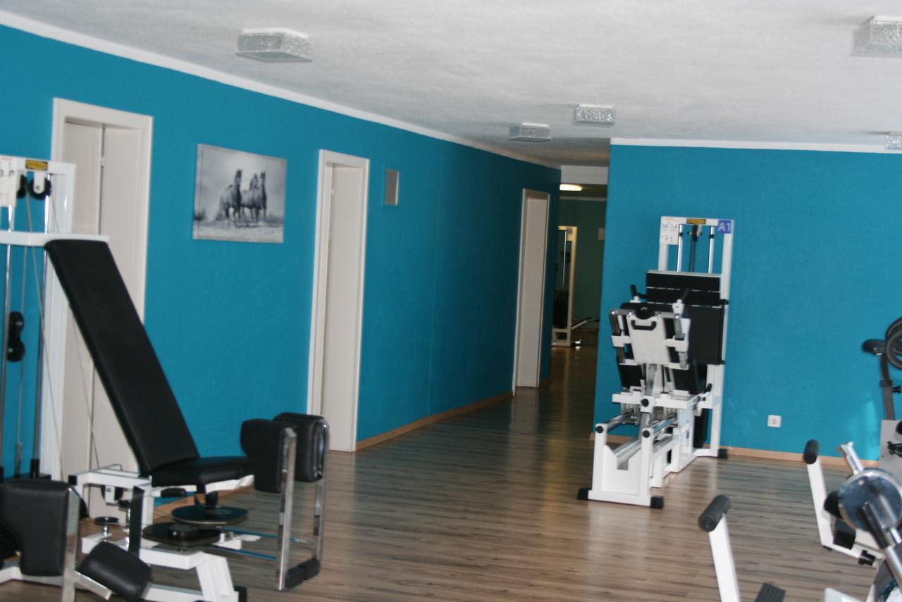 Апарт-готель Accommodation - Swimming Pool Available Давос, Швейцарія ...