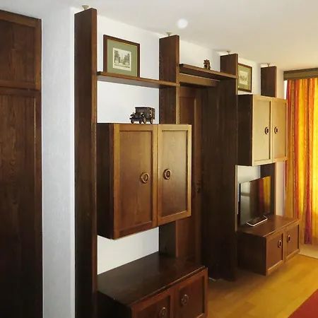 - Swimming Pool Available 4* 达沃斯